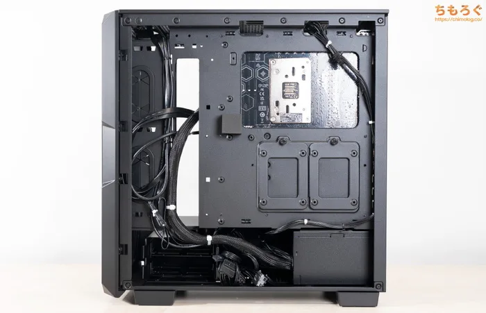 ツクモ G-GEAR（9800X3D）をレビュー（ケースを開けて中身を見る）