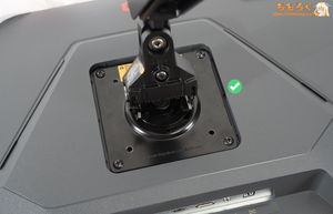 KOORUI S2721PMレビュー（モニターアーム 付けてみた）