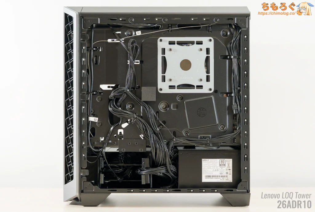 Lenovo LOQ 26ADR10をレビュー(ケースを開けて中身を見る)